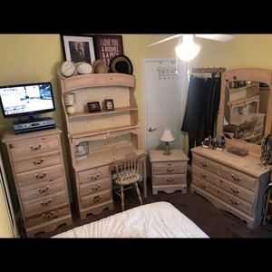 Full furniture for sale! In great condition.